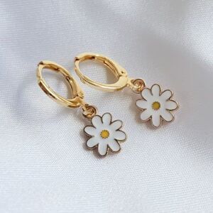 5/$25 Daisy 🌼 Small Earrings